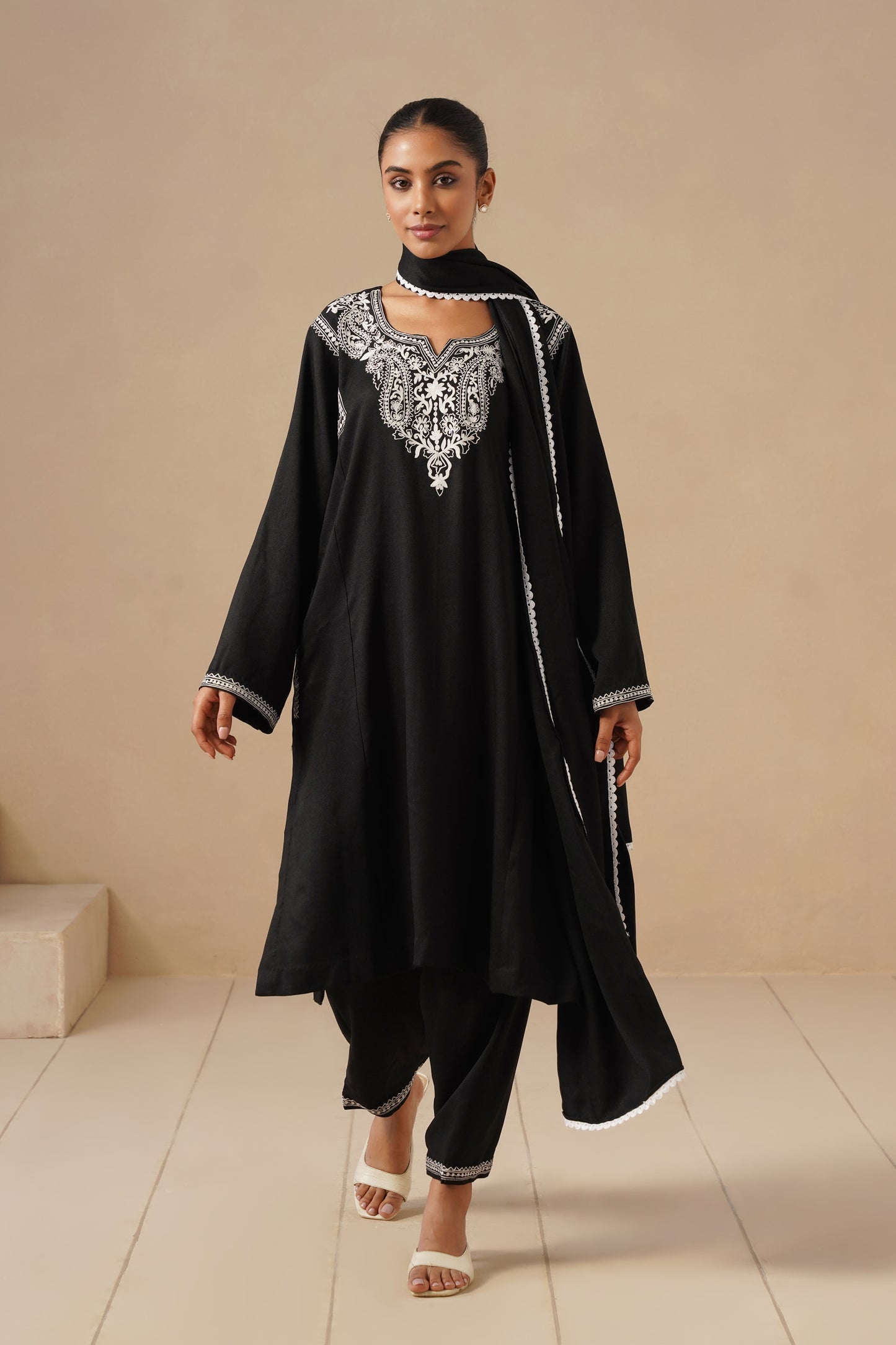 Linen with Embroidered with Pakistani Salwar